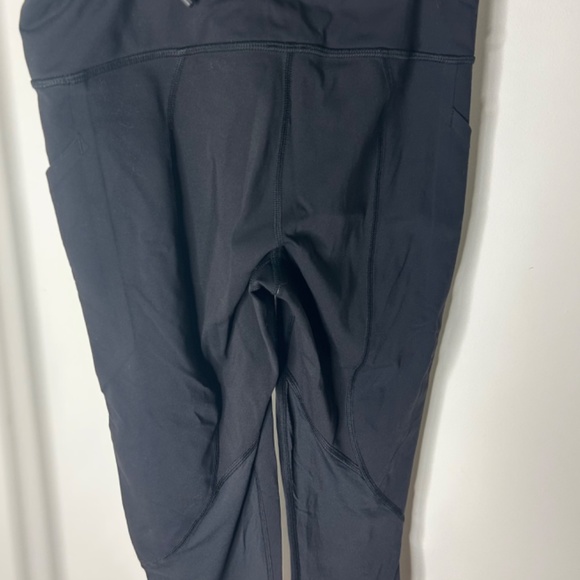 Lululemon workout capri leggings - Picture 2 of 4
